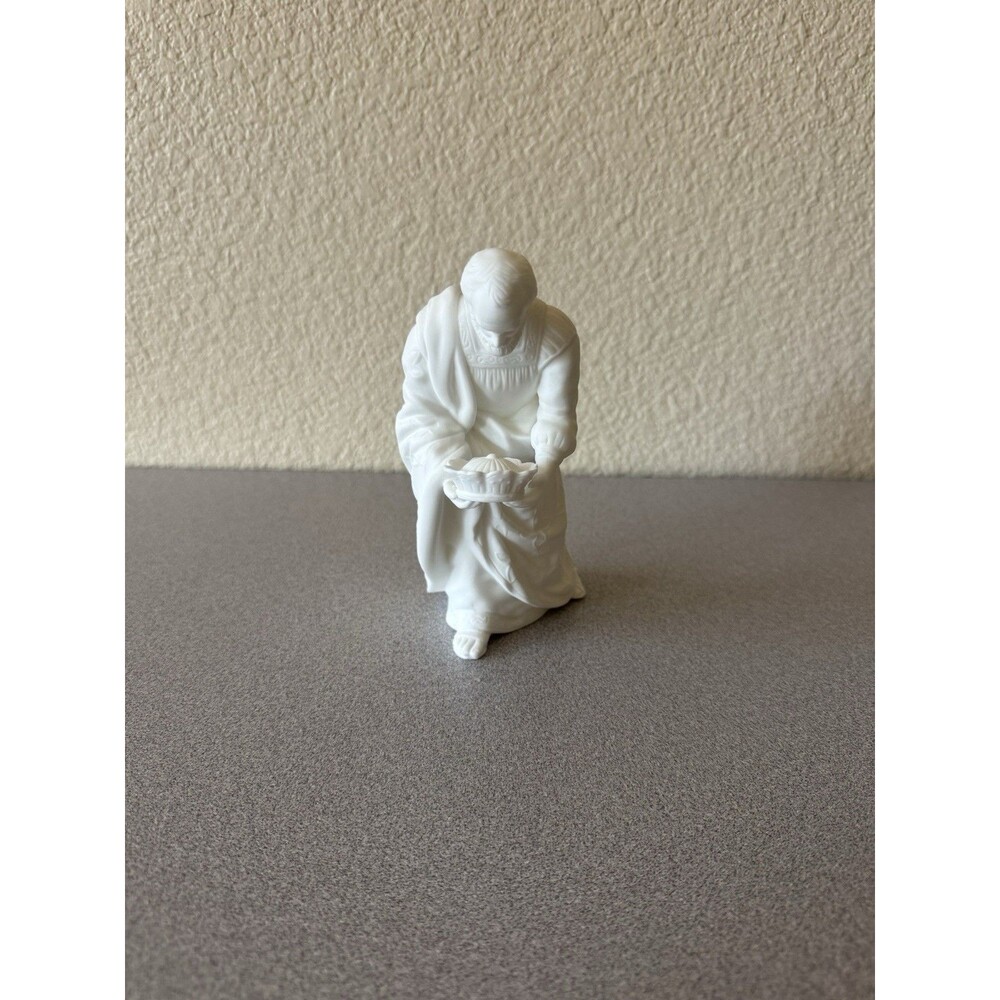 Lenox The Nativity Gaspar King Offering Wise Man White Porcelain Figurine 6.25”